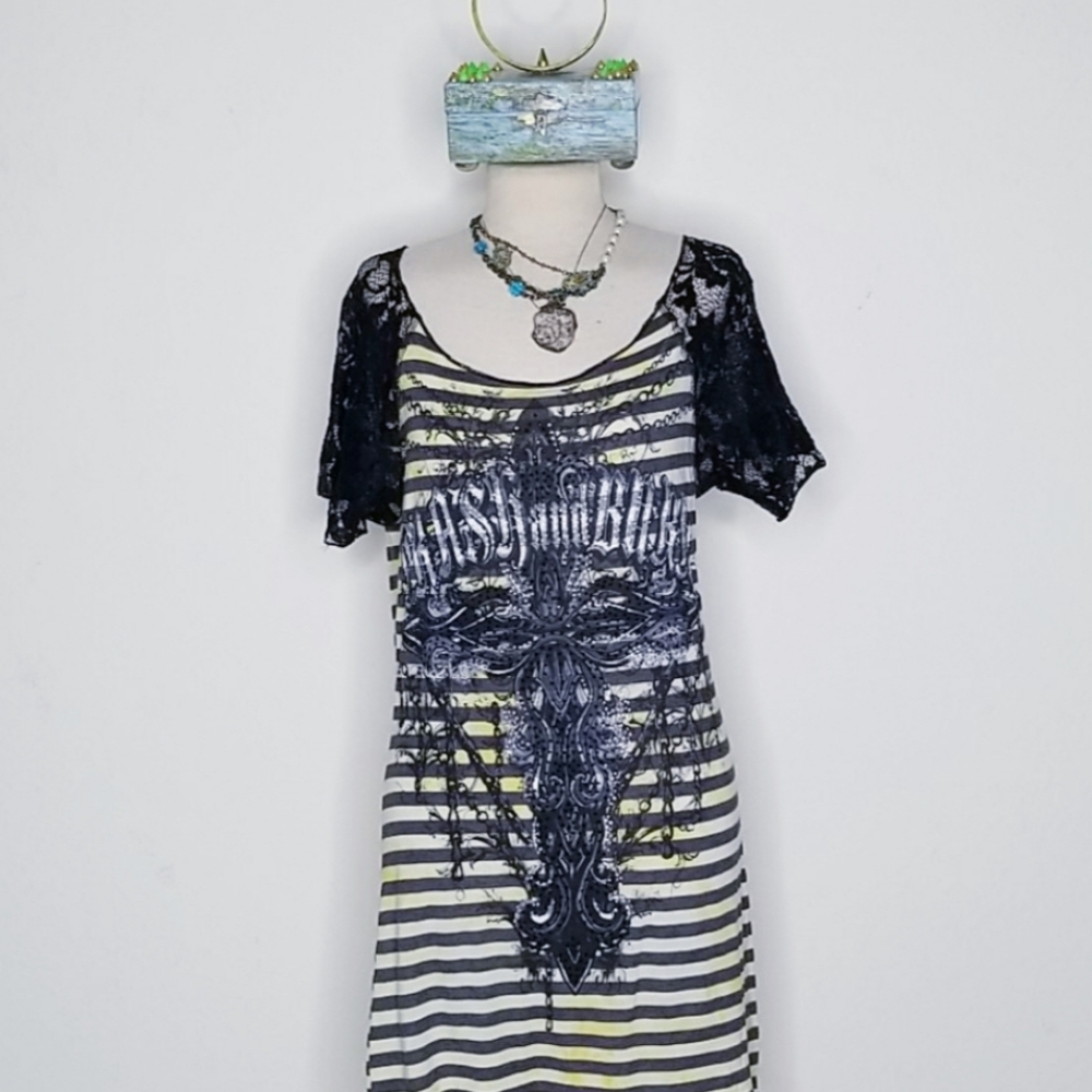 NOT AVAILABLE. 😞 I’m so sorry 😞 
Crash and Burn Top